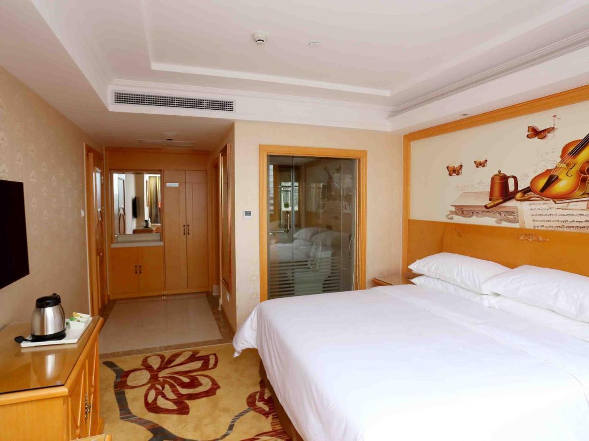 Vienna Hotel Zhongshan West District Extérieur photo